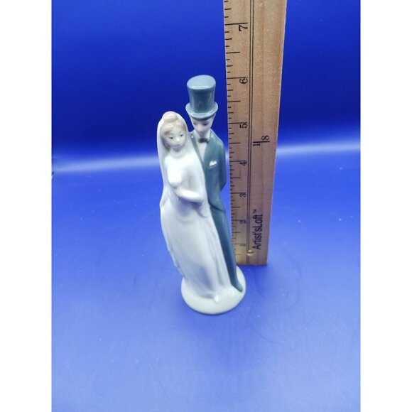 Lladro Vtg  Porcelain Bride & Groom Figurine Statue Cake Topper - Picture 8 of 8